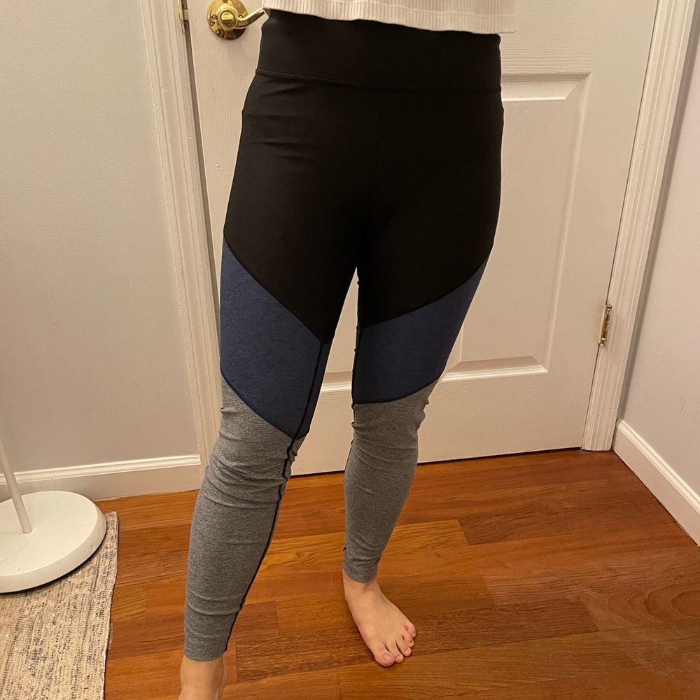 Outdoor voices, size S leggings